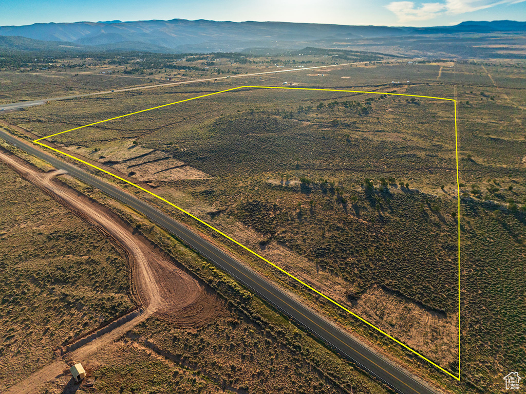 Drone / aerial view featuring a mountain view