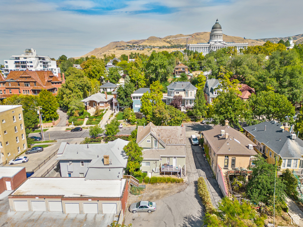 Aerial view with a mountain view