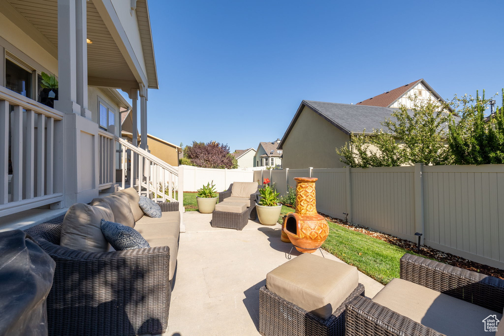 View of patio / terrace featuring outdoor lounge area