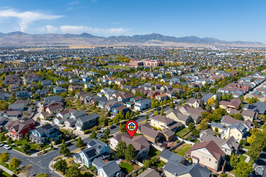 Bird's eye view with a mountain view