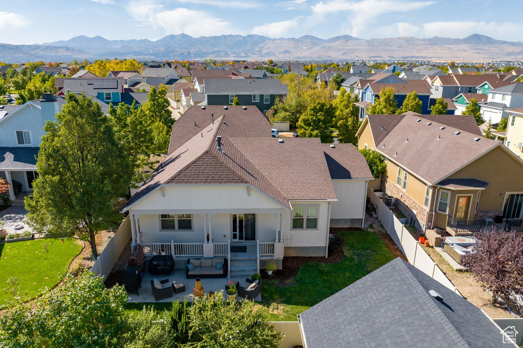 Bird's eye view with a mountain view