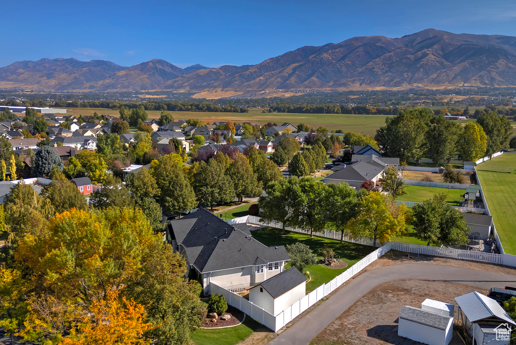 Drone / aerial view featuring a mountain view