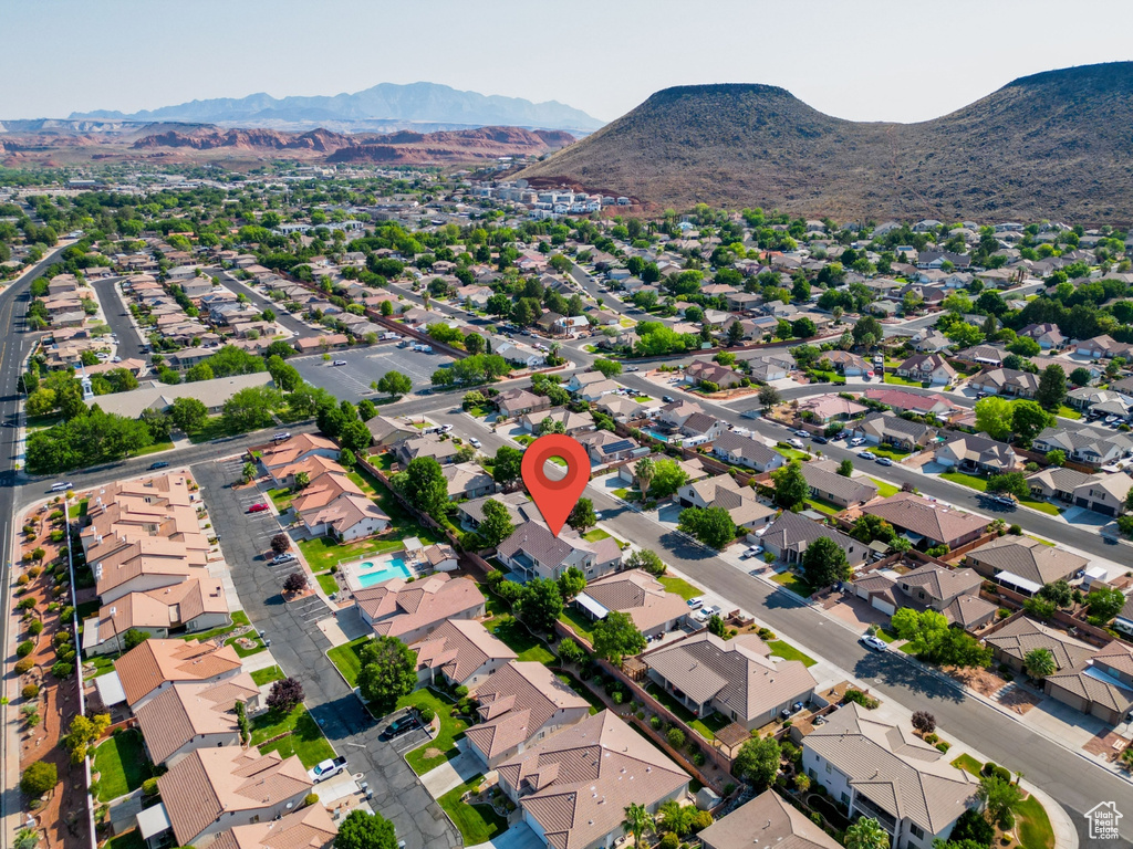 Bird's eye view with a mountain view