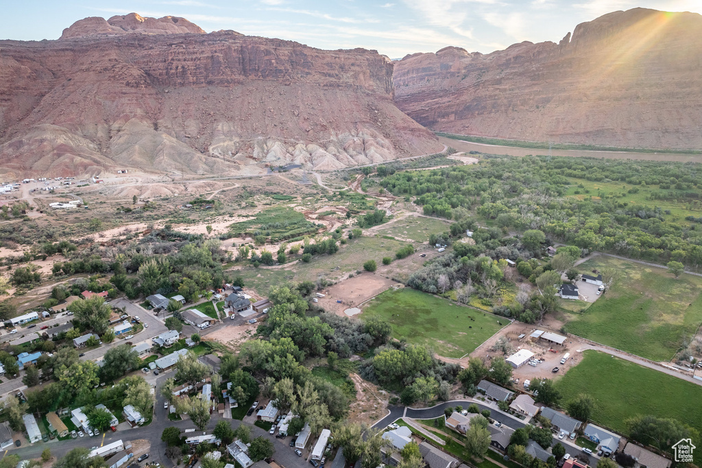 Drone / aerial view featuring a mountain view