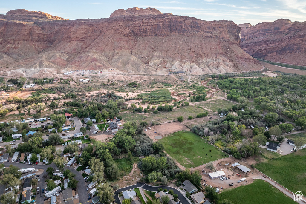 Aerial view with a mountain view