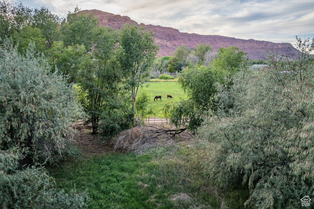 View of mountain feature