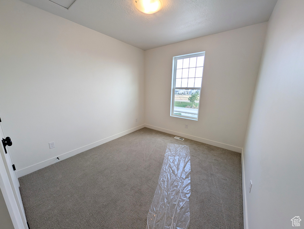 Empty room with carpet