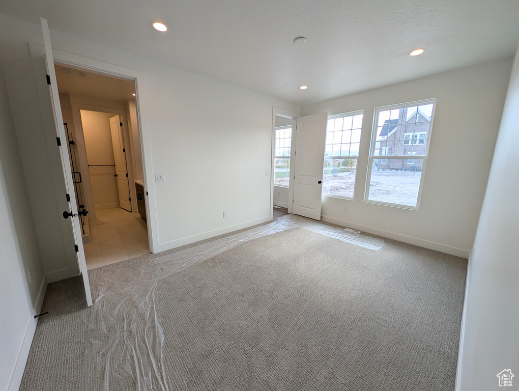 View of carpeted spare room