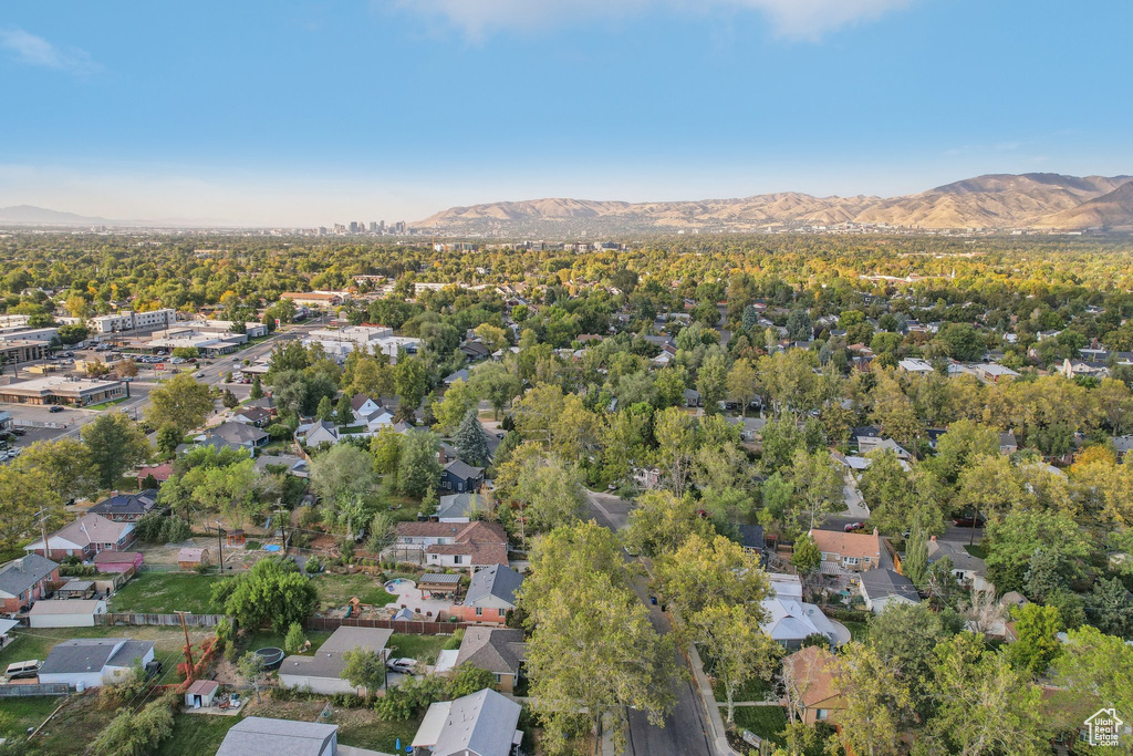 Bird\'s eye view featuring a mountain view