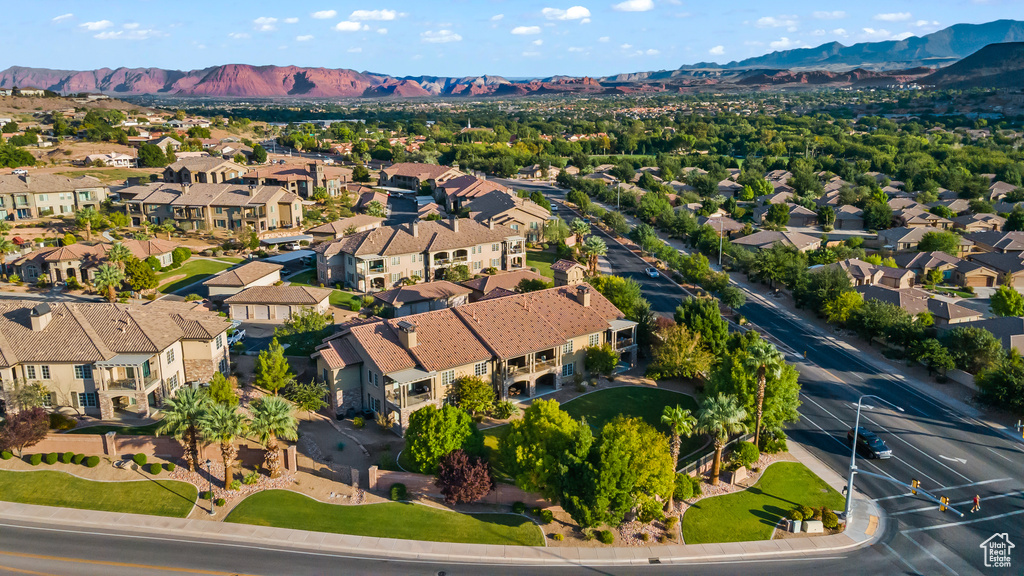 Aerial view with a mountain view