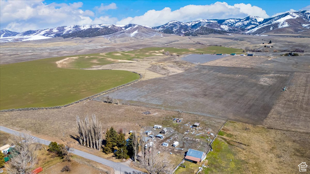 Bird's eye view with a mountain view