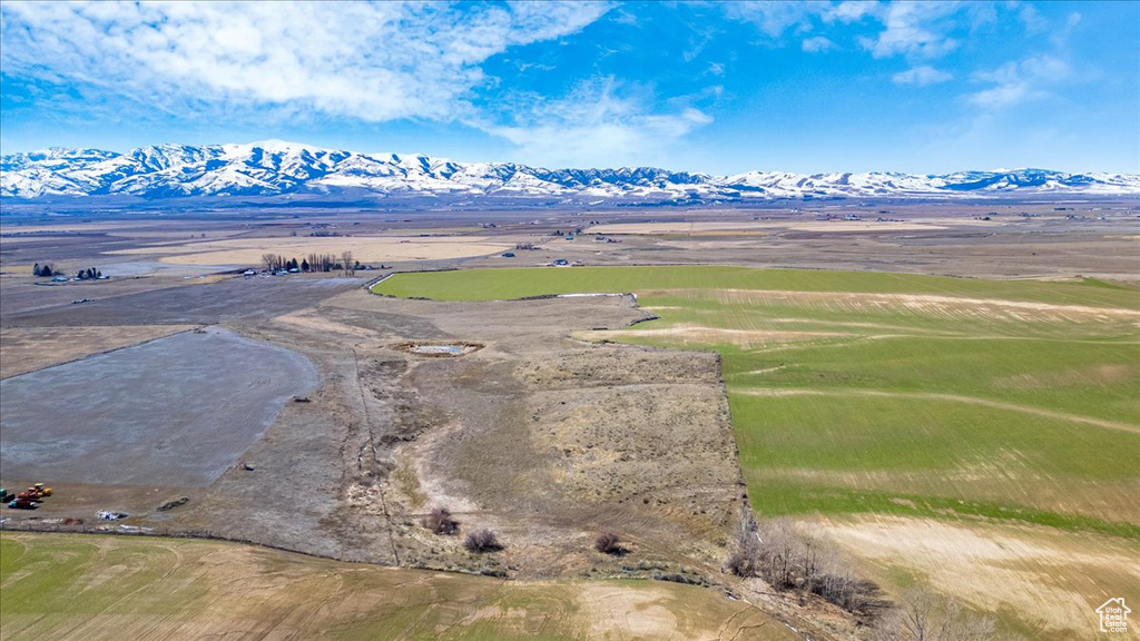 Drone / aerial view featuring a mountain view