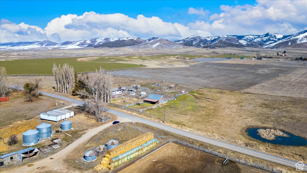 Drone / aerial view featuring a mountain view