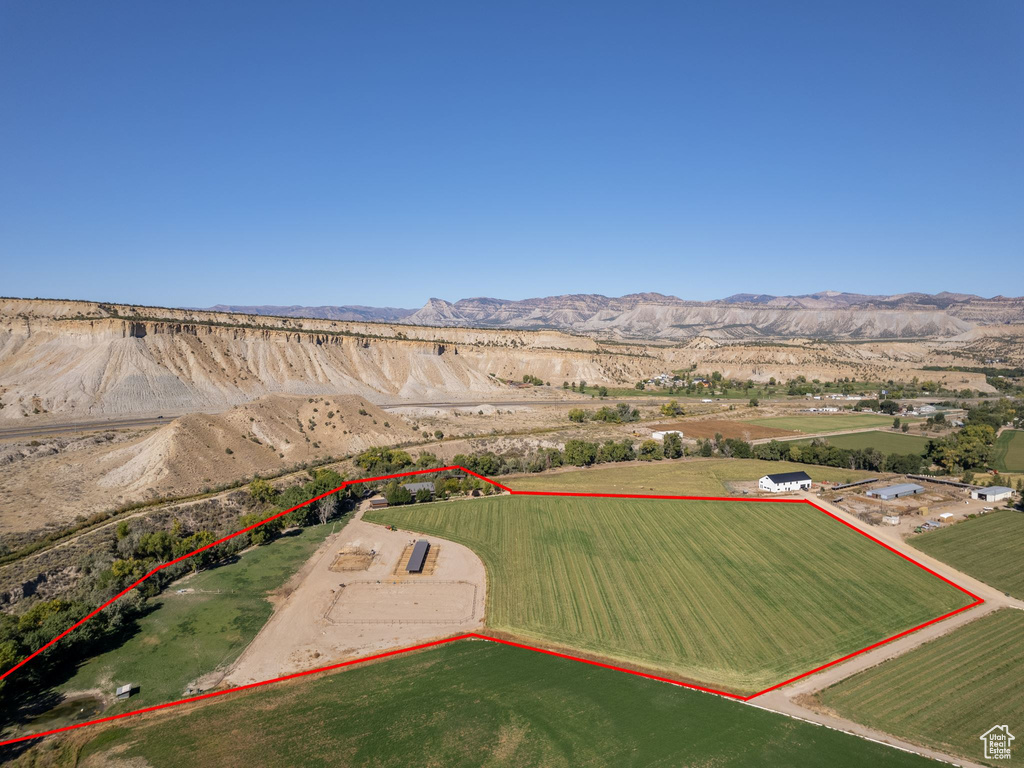 Drone / aerial view featuring a mountain view