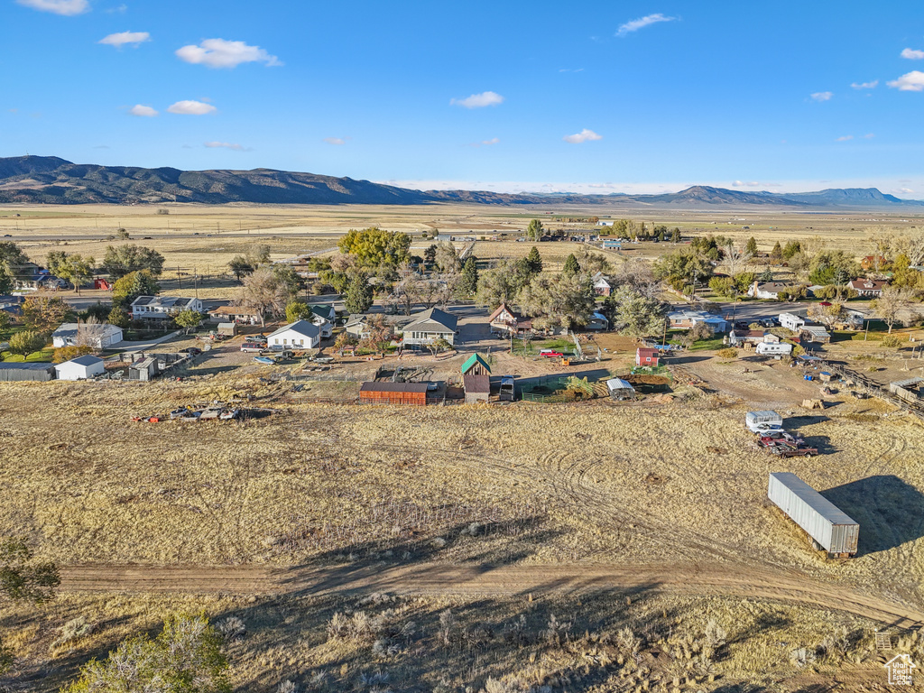 Drone / aerial view featuring a mountain view