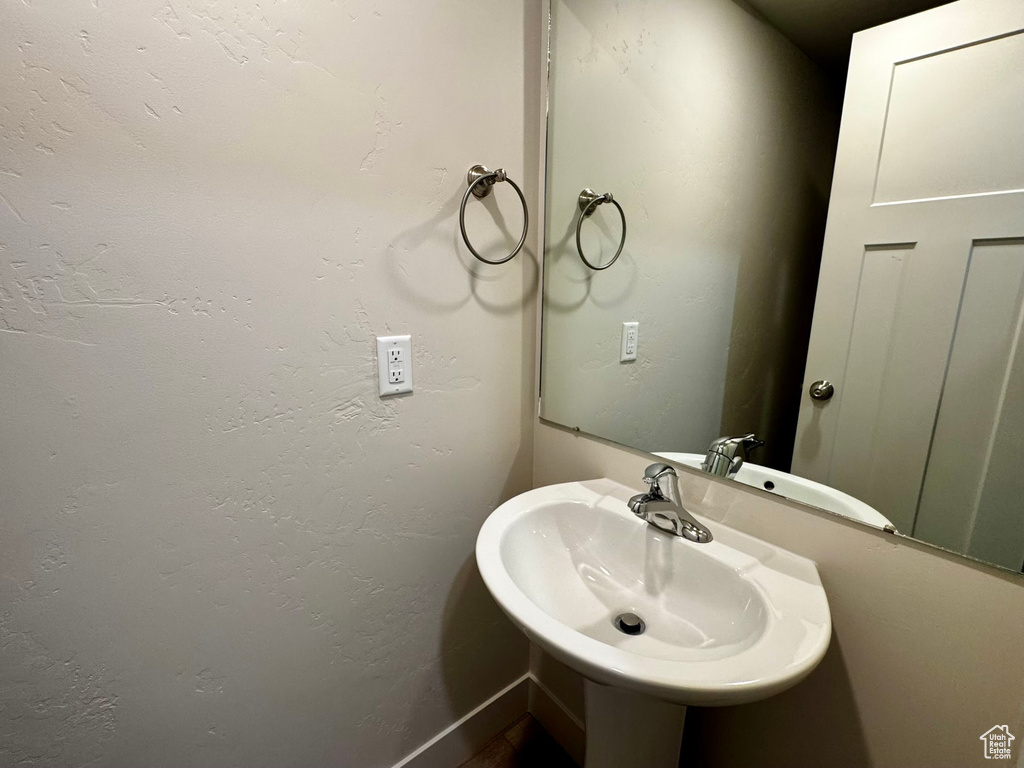 Bathroom featuring sink