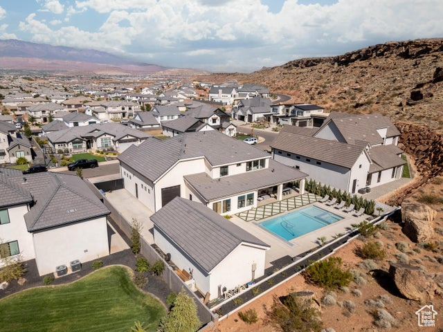 Birds eye view of property