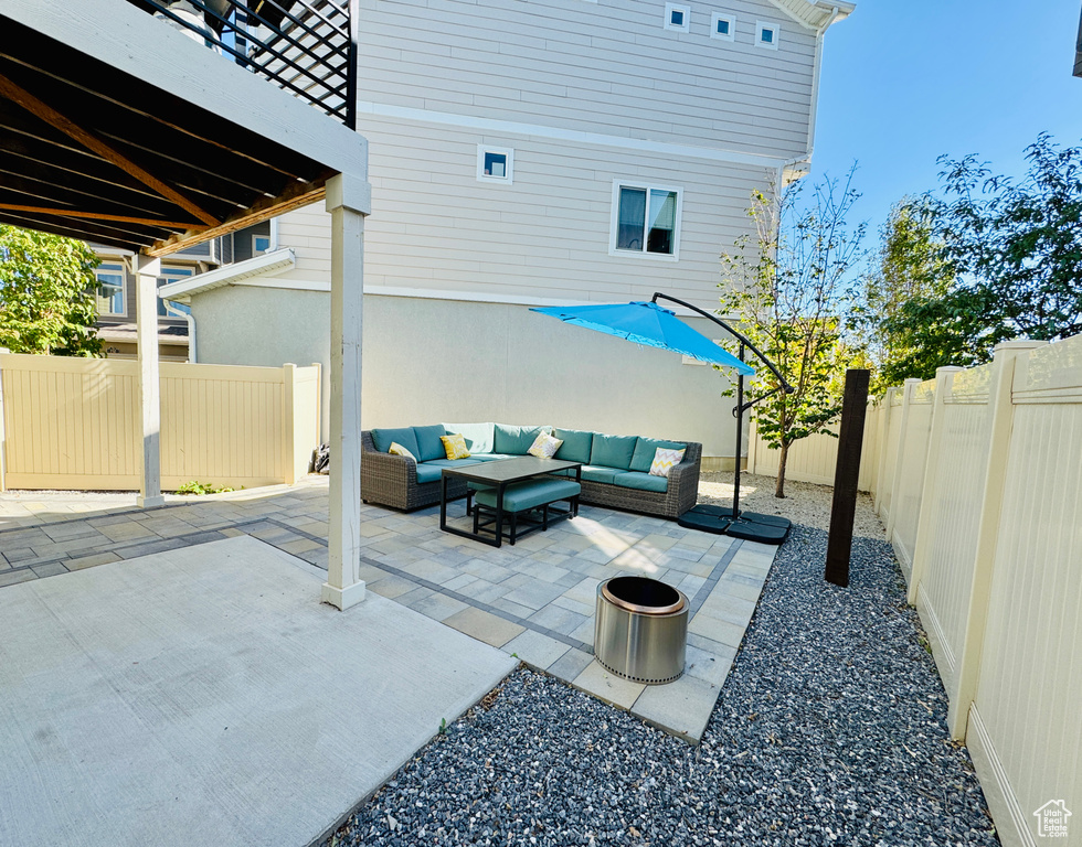 View of patio featuring outdoor lounge area