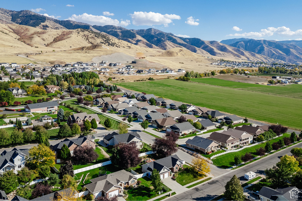 Drone / aerial view featuring a mountain view