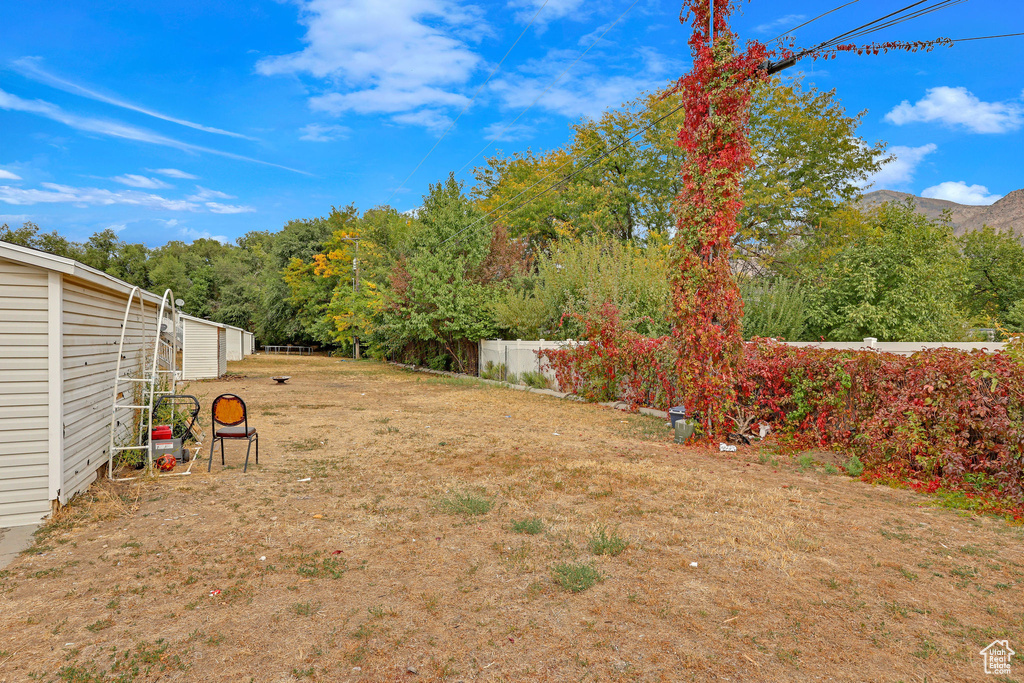 View of yard featuring a mountain view