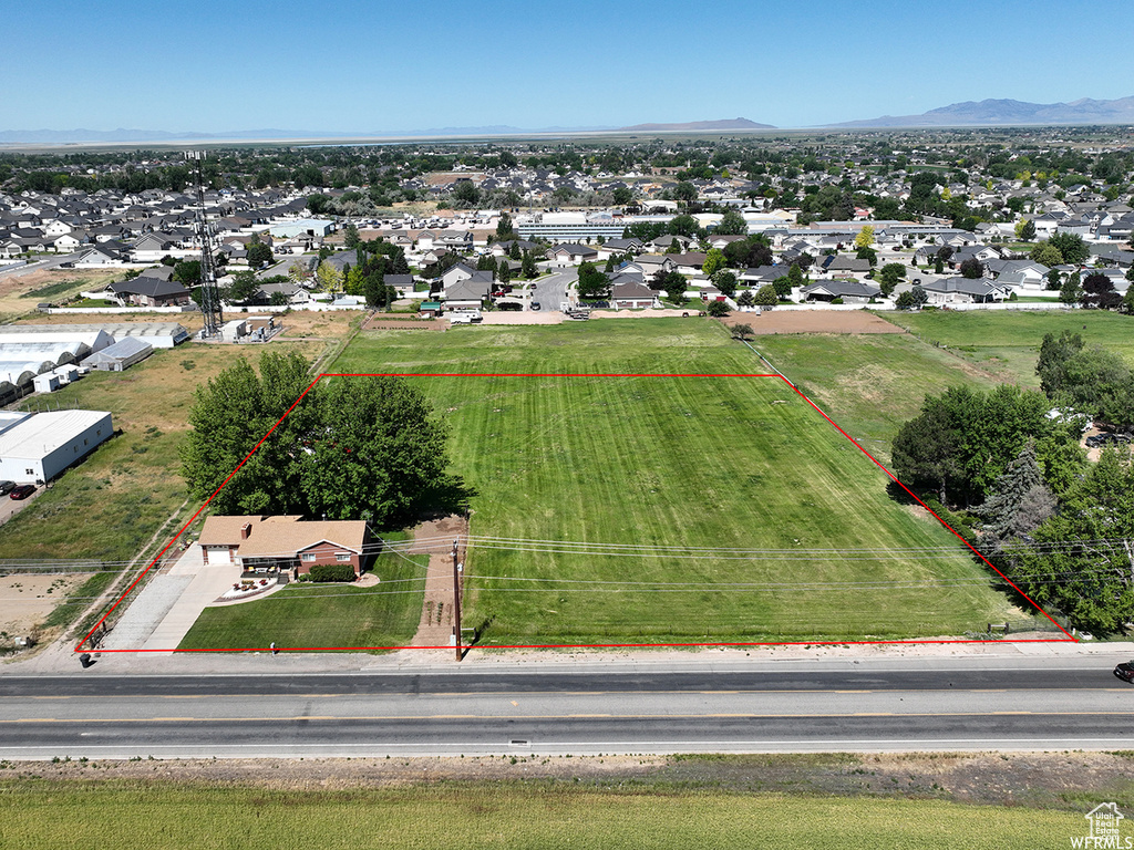 Bird\'s eye view featuring a mountain view