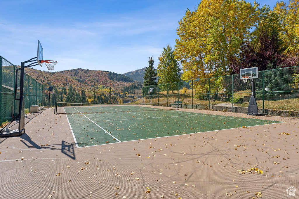 View of basketball court featuring a mountain view