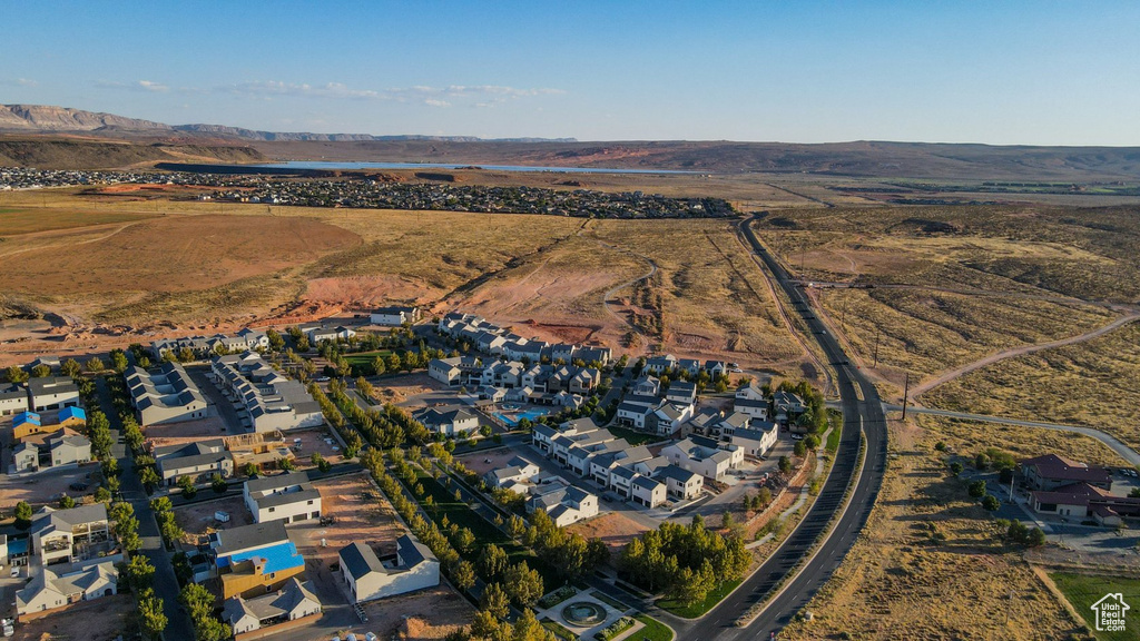 Birds eye view of property featuring a mountain view