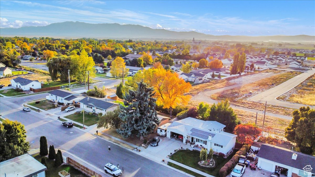 Bird\'s eye view featuring a mountain view