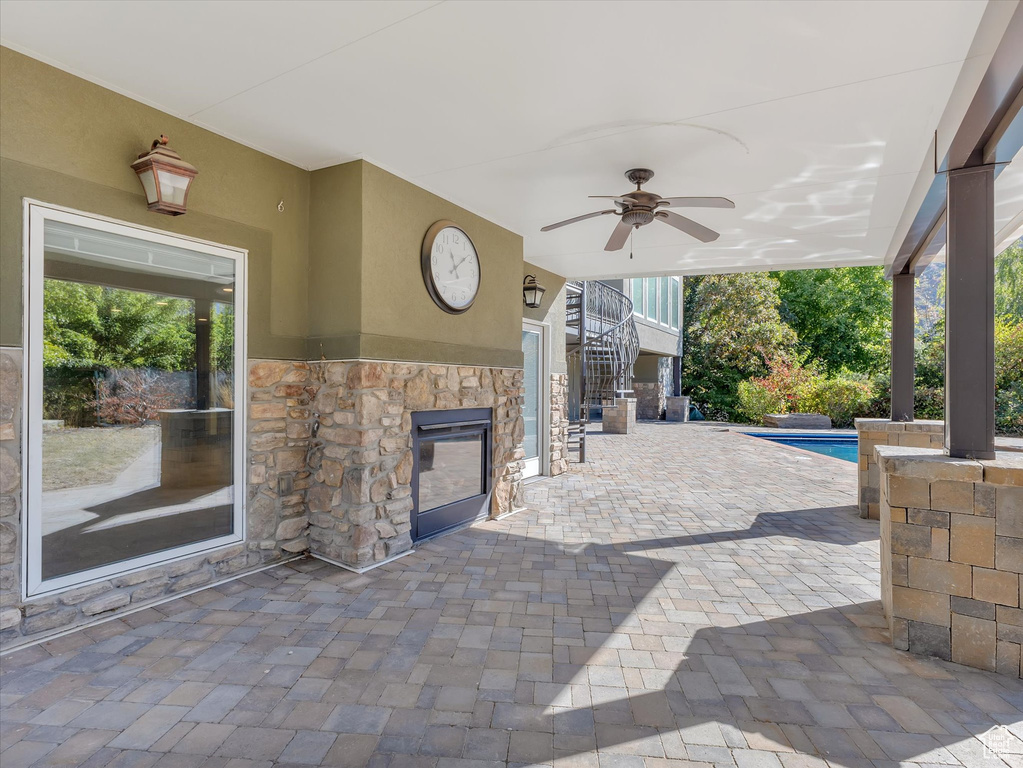 View of patio / terrace with ceiling fan