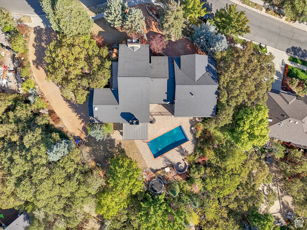 Birds eye view of property