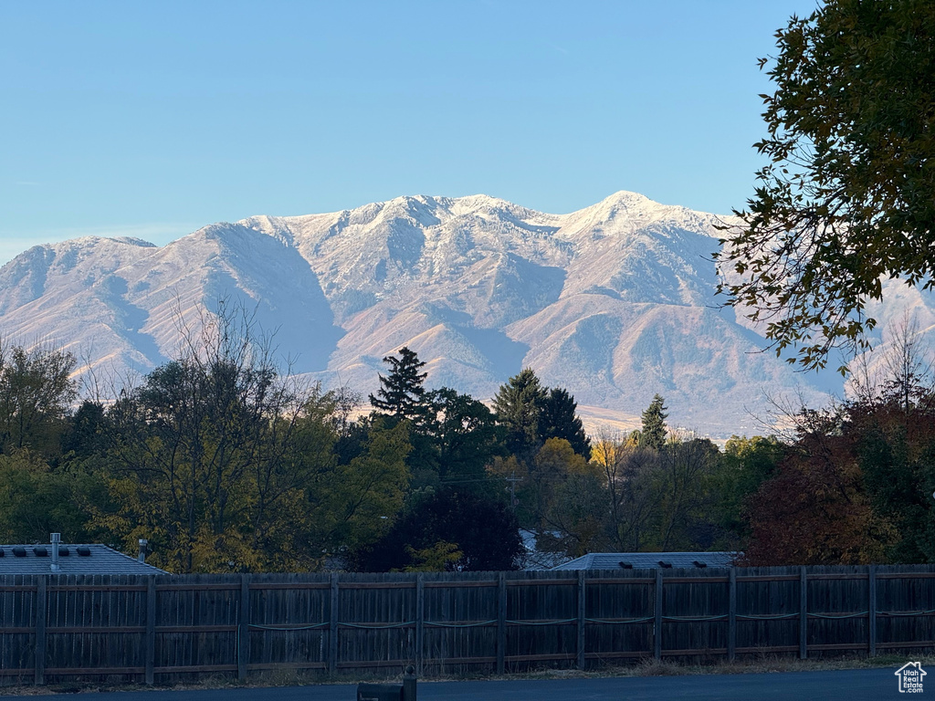 View of mountain feature