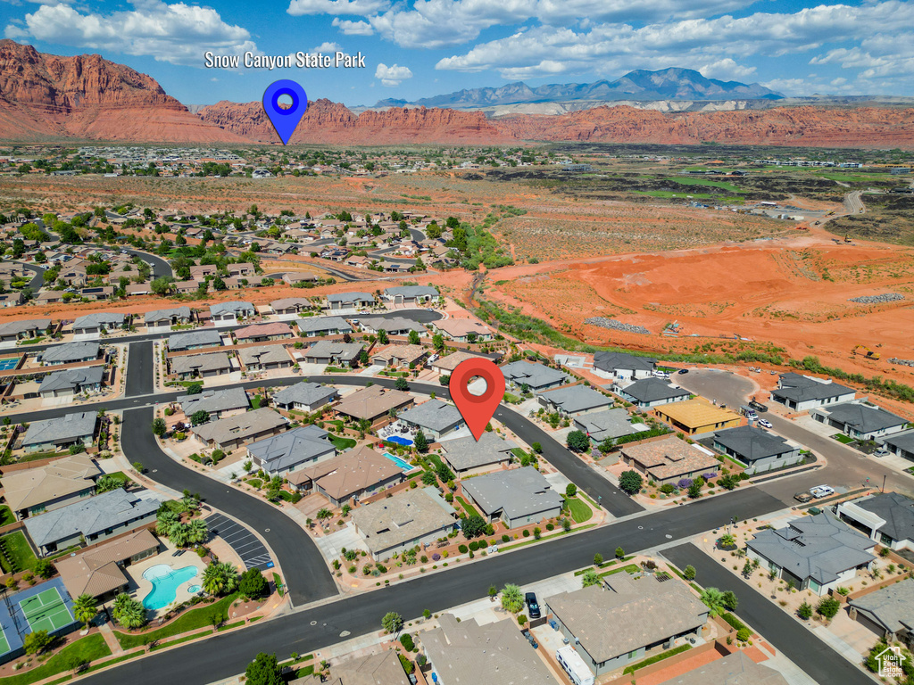 Bird's eye view with a mountain view