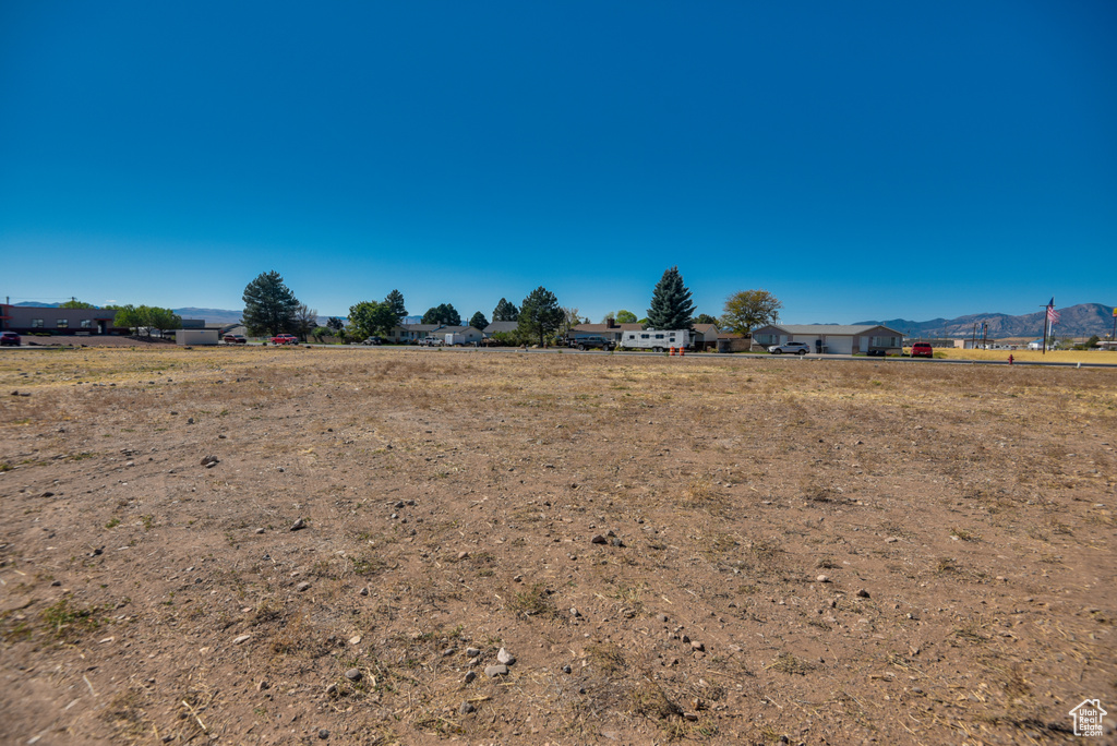 View of yard featuring a mountain view