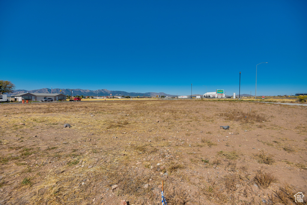 View of yard featuring a mountain view