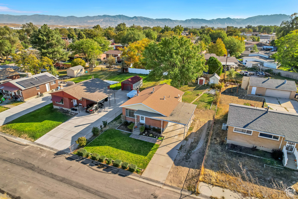 Bird's eye view featuring a mountain view