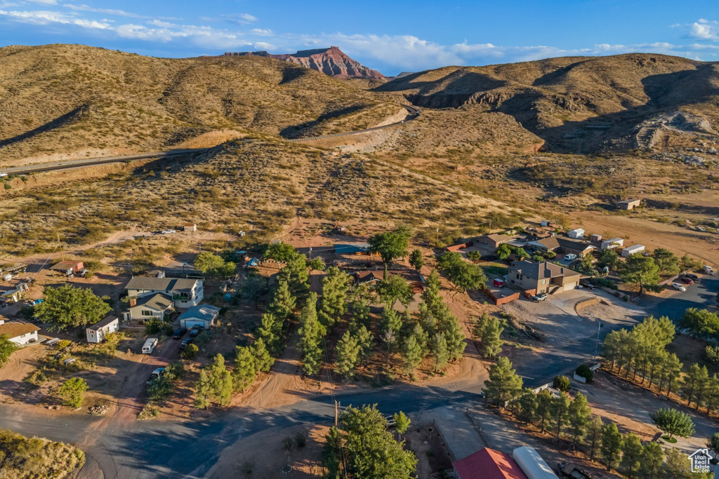 Bird's eye view with a mountain view