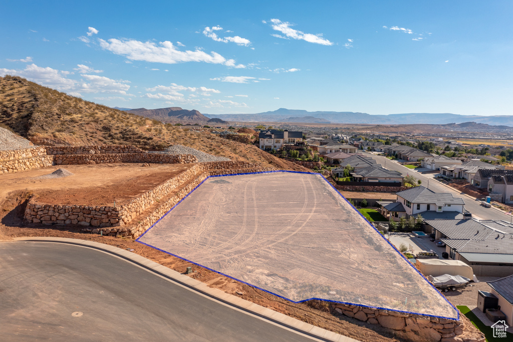 Drone / aerial view featuring a mountain view