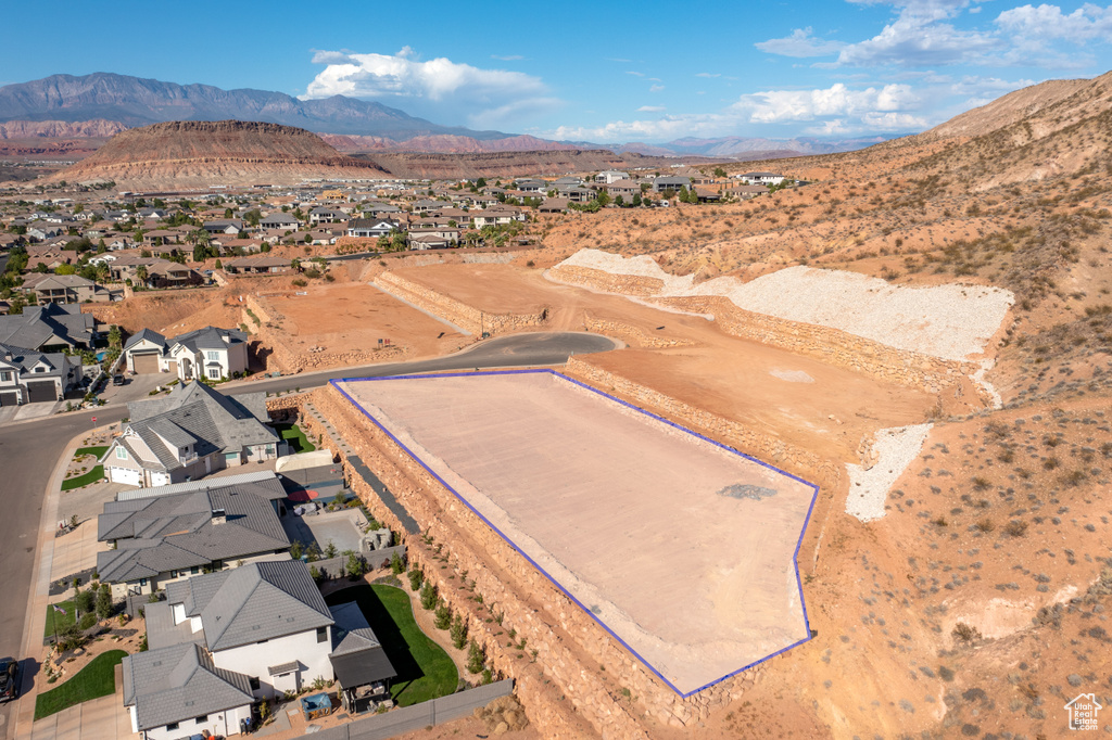 Drone / aerial view featuring a mountain view