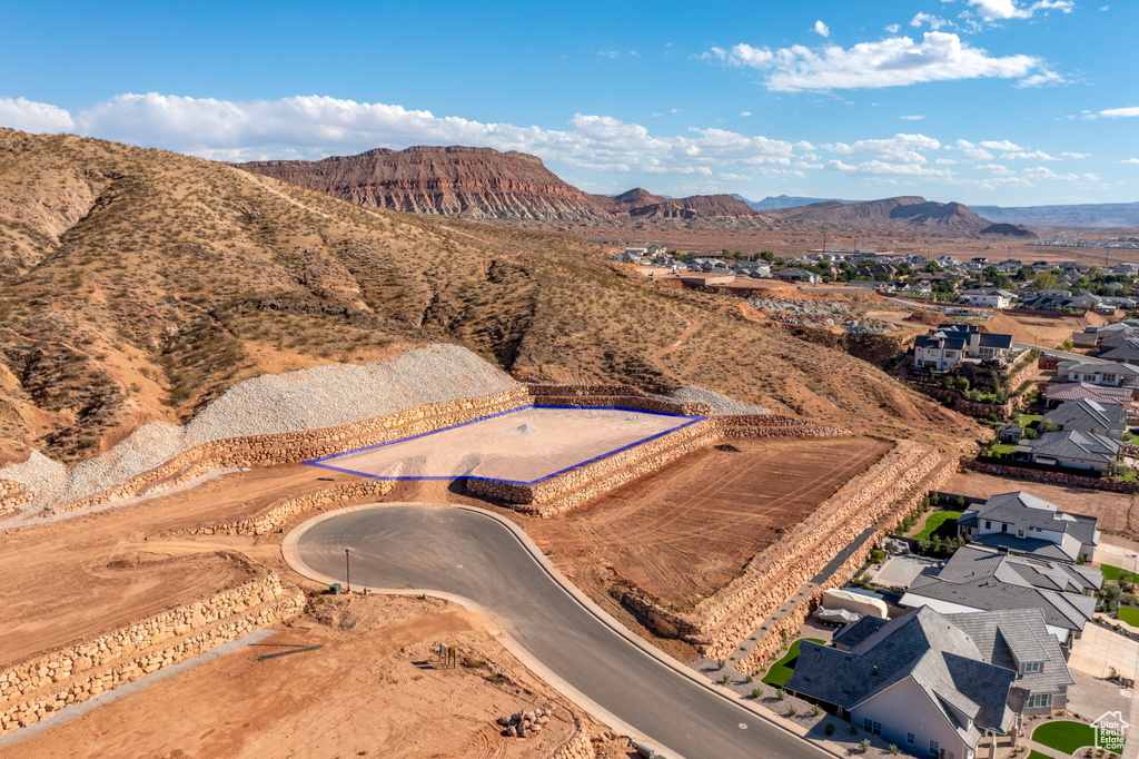 Bird's eye view with a mountain view