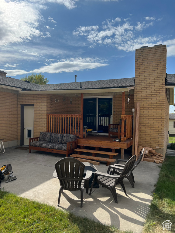 View of patio / terrace featuring a wooden deck