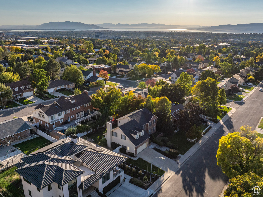 Drone / aerial view featuring a mountain view