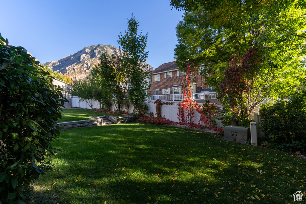 View of yard with a mountain view