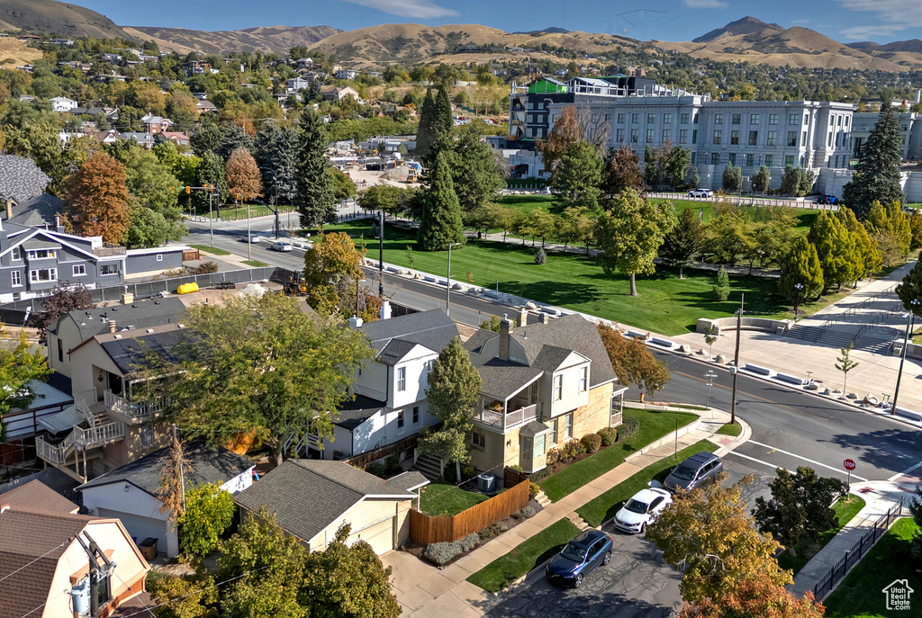 Bird's eye view with a mountain view