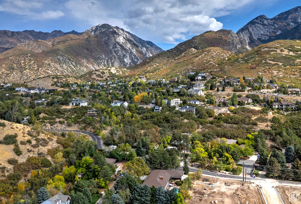 View of mountain feature