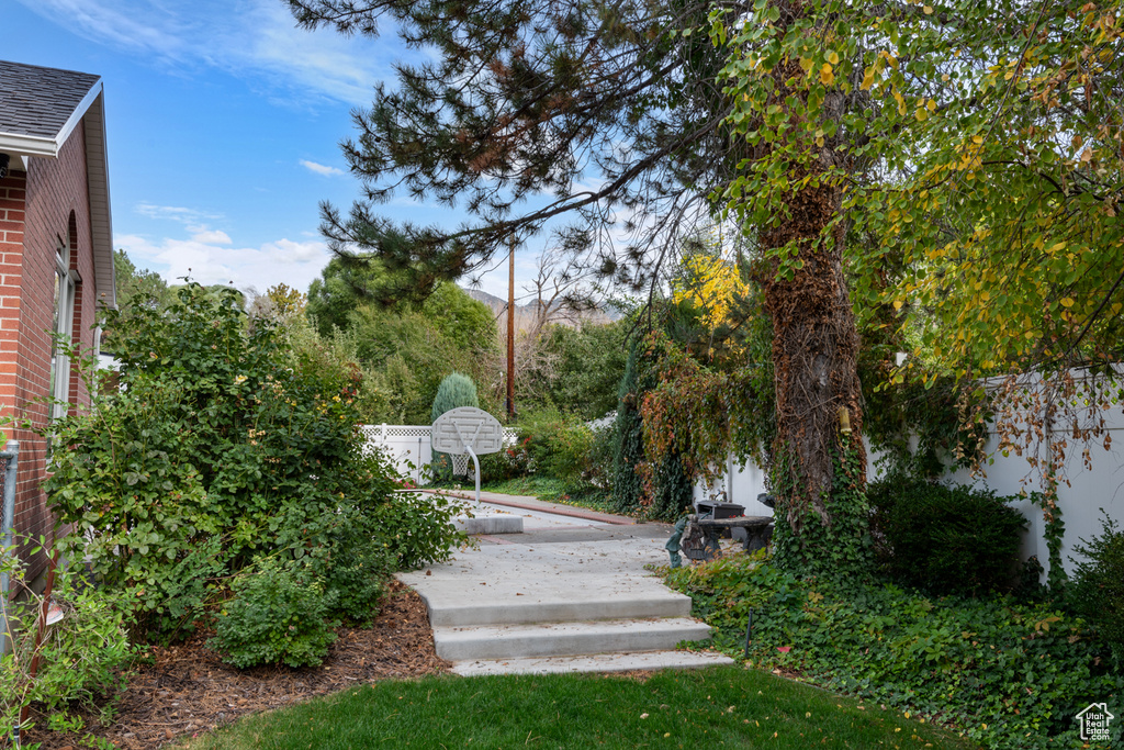 View of property\\\'s community with a patio area