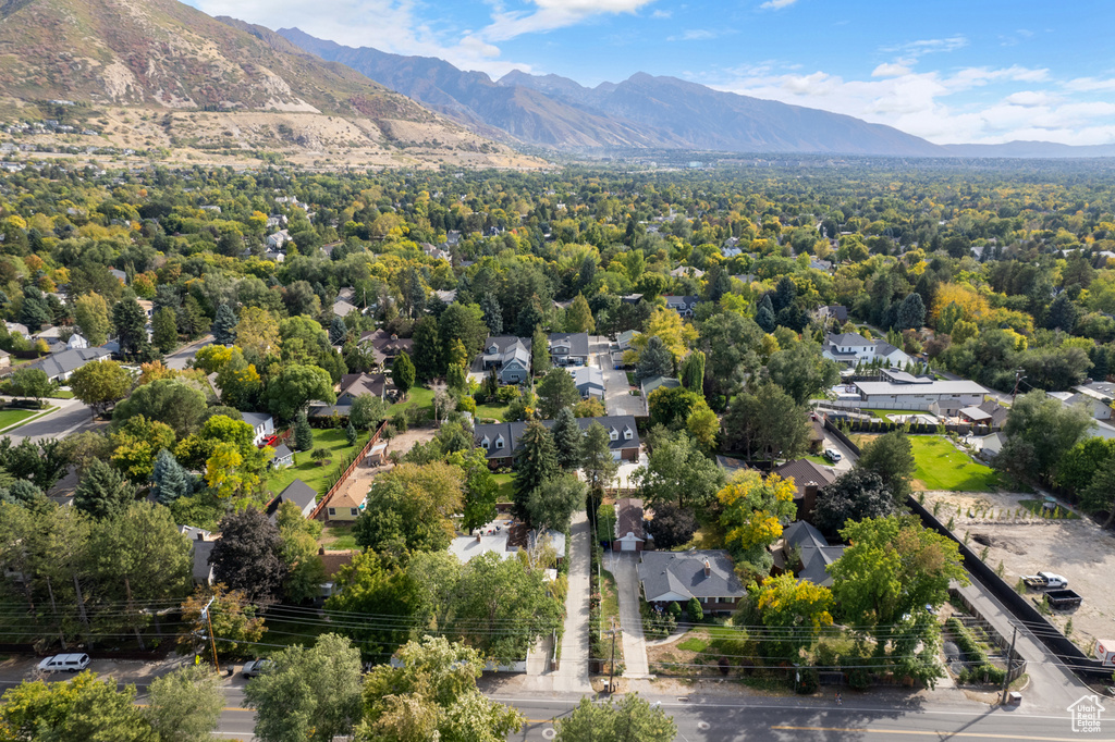 Drone / aerial view featuring a mountain view