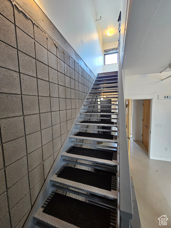 Stairs with concrete floors