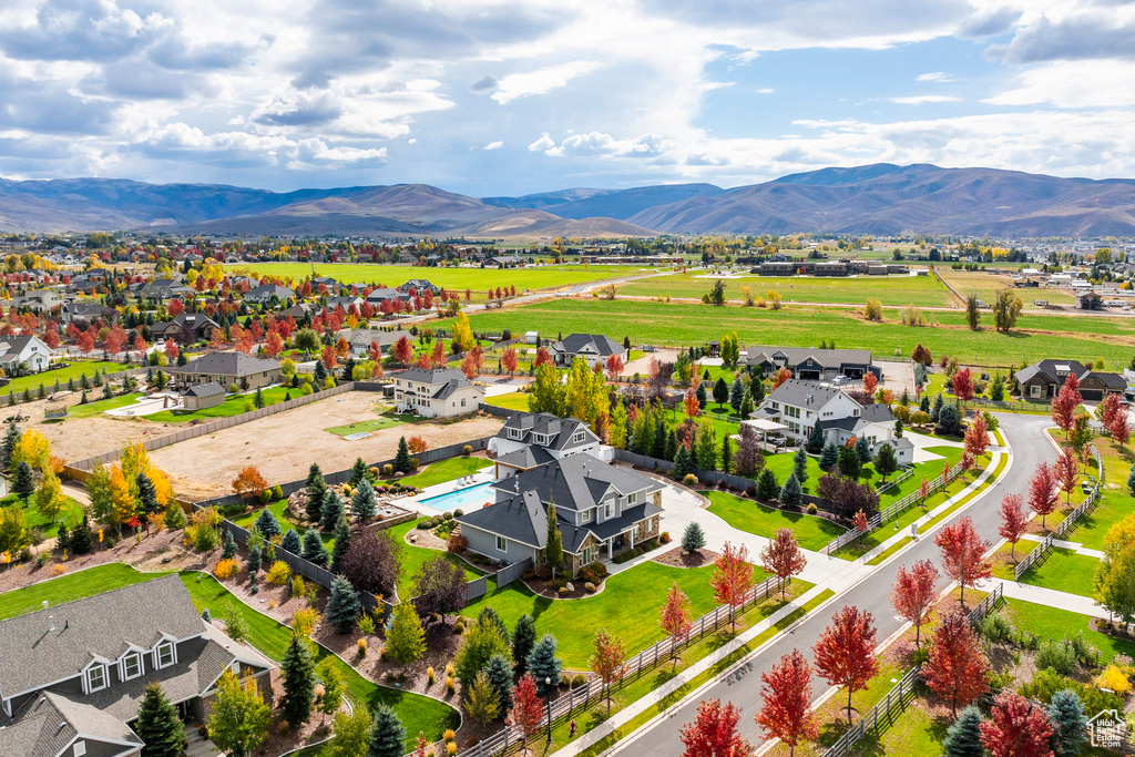 Bird's eye view with a mountain view