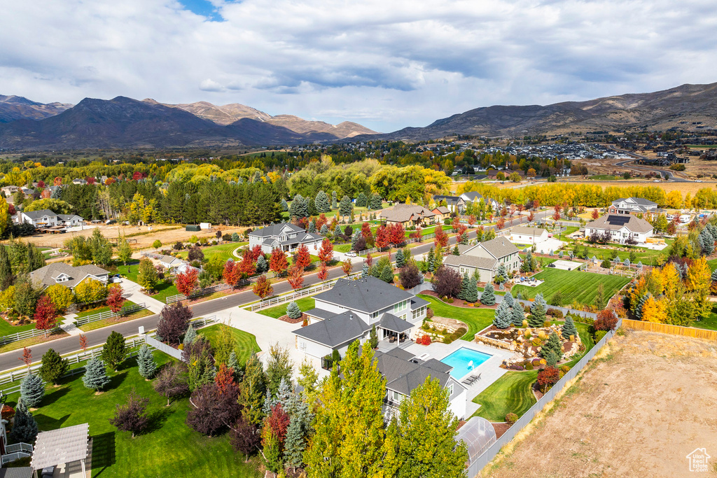 Drone / aerial view featuring a mountain view