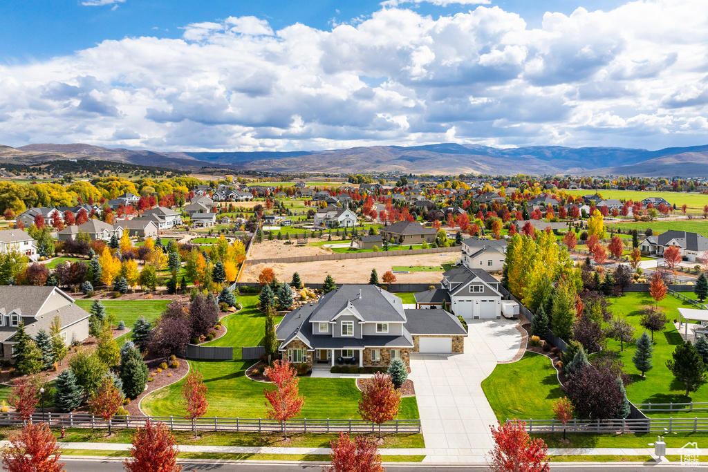 Bird's eye view with a mountain view